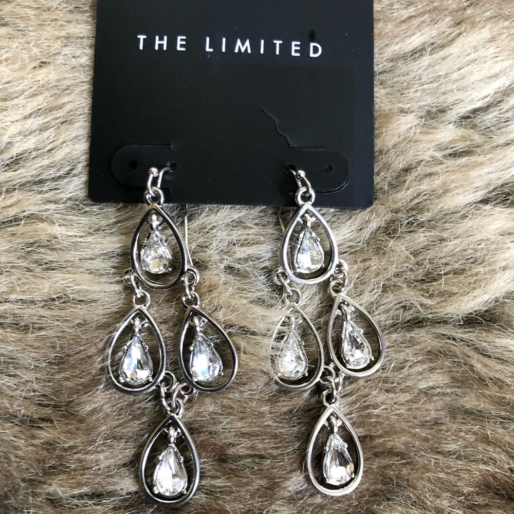 NWT Chandelier drop earrings